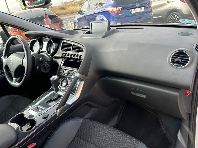 PEUGEOT 3008 ALLURE 1.6 BLUE HDI AUTO SPANISH LHD IN SPAIN 117K SUPERB 2015